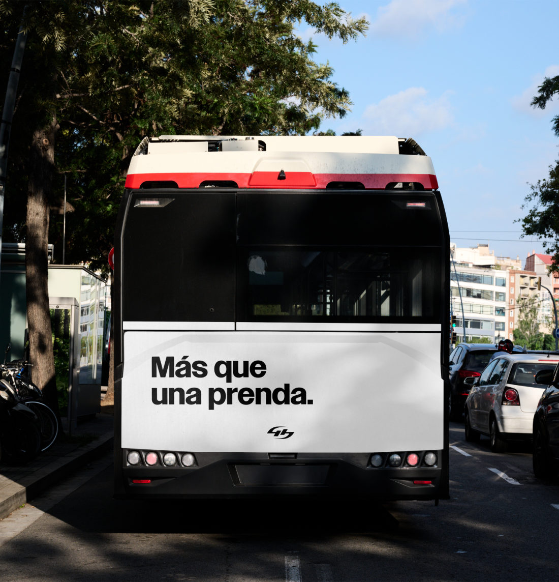Colectivo con el lema Más que una prenda